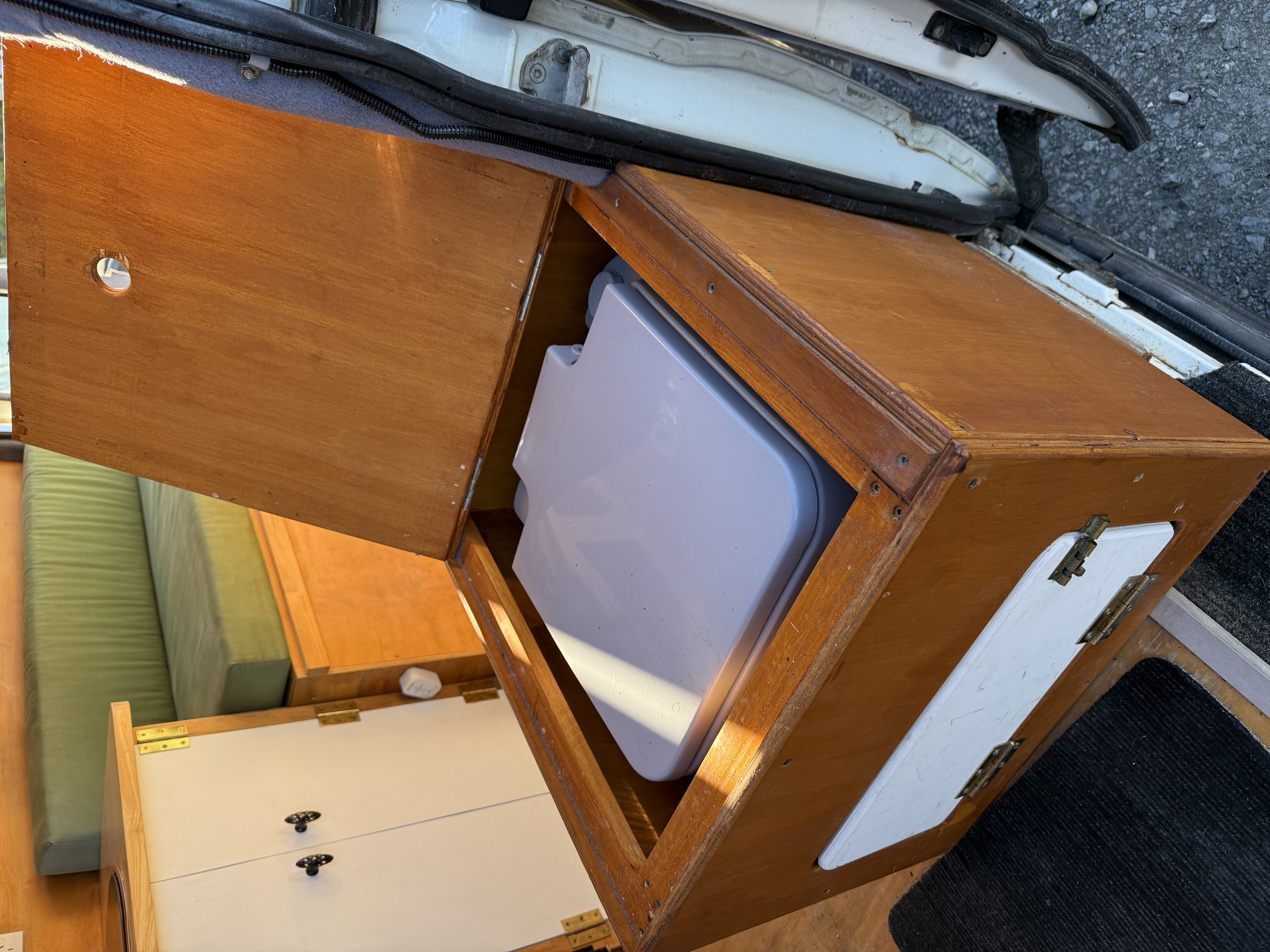 2005 Ford Transit Camper photo 11