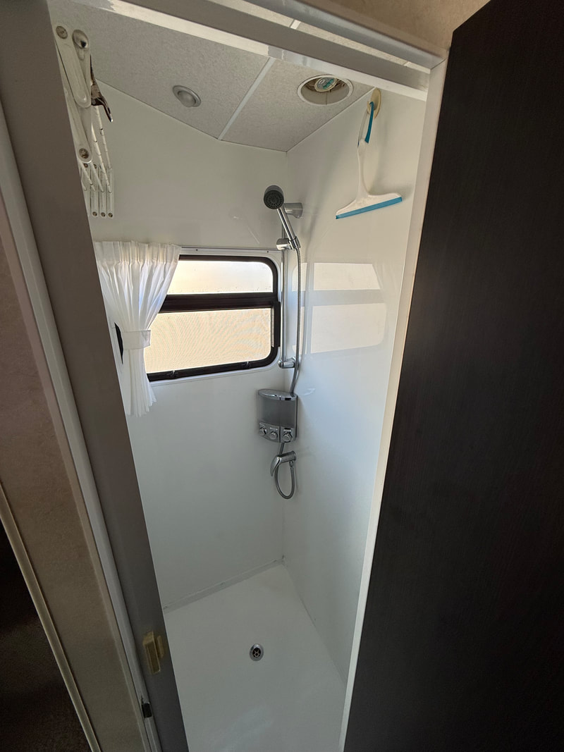 2008 Traillite Mitsubishi Fuso Canter motorhome photo 12