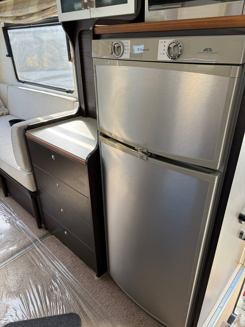 2008 Traillite Mitsubishi Fuso Canter motorhome photo 17